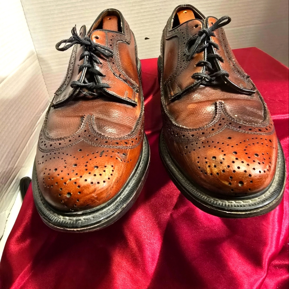 CROWN EXECUTIVE VINTAGE REDDISH BROWN OXFORD WINGTIP SIZE 11D